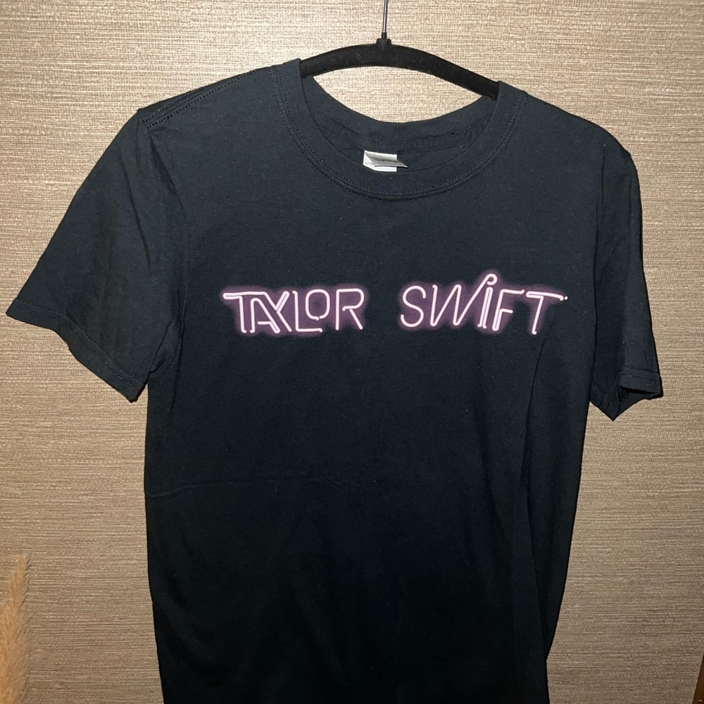 Taylor Swift The 1989 World Tour Black T-Shirt Concert Merch Adult Women’s Small - Picture 8 of 8